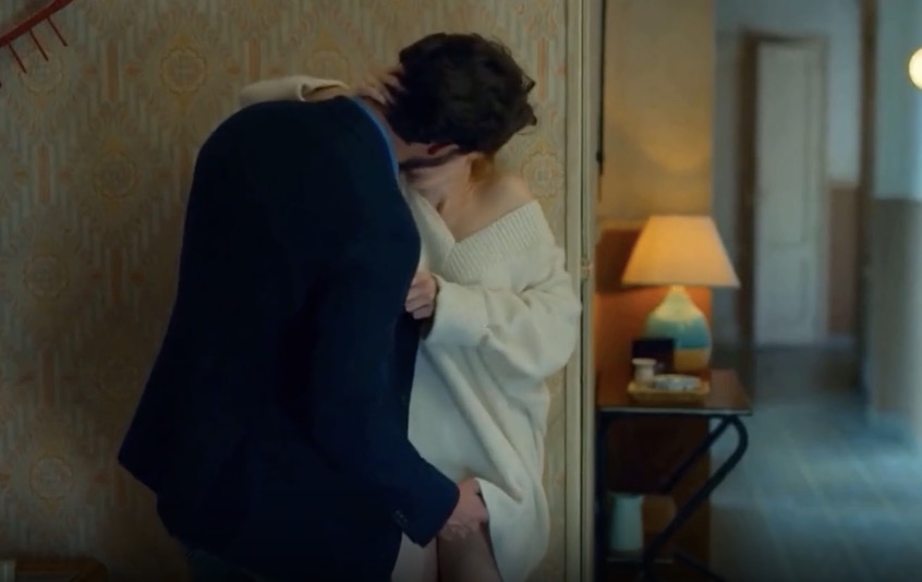 Diana GĂłmez nue dans la saison 2 de Valeria (2021)