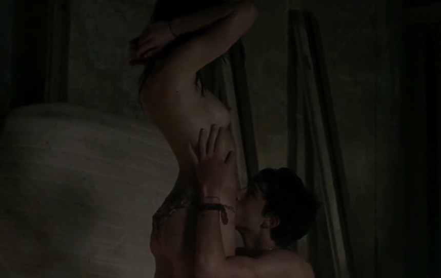 Esther Garrel nue dans Call Me By Your Name (2017)