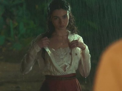 Tecla Insolia nue dans The Art of Joy (2024)