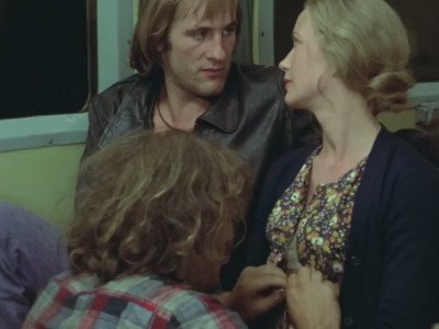 Brigitte Fossey seins nus dans Les Valseuses (1974)